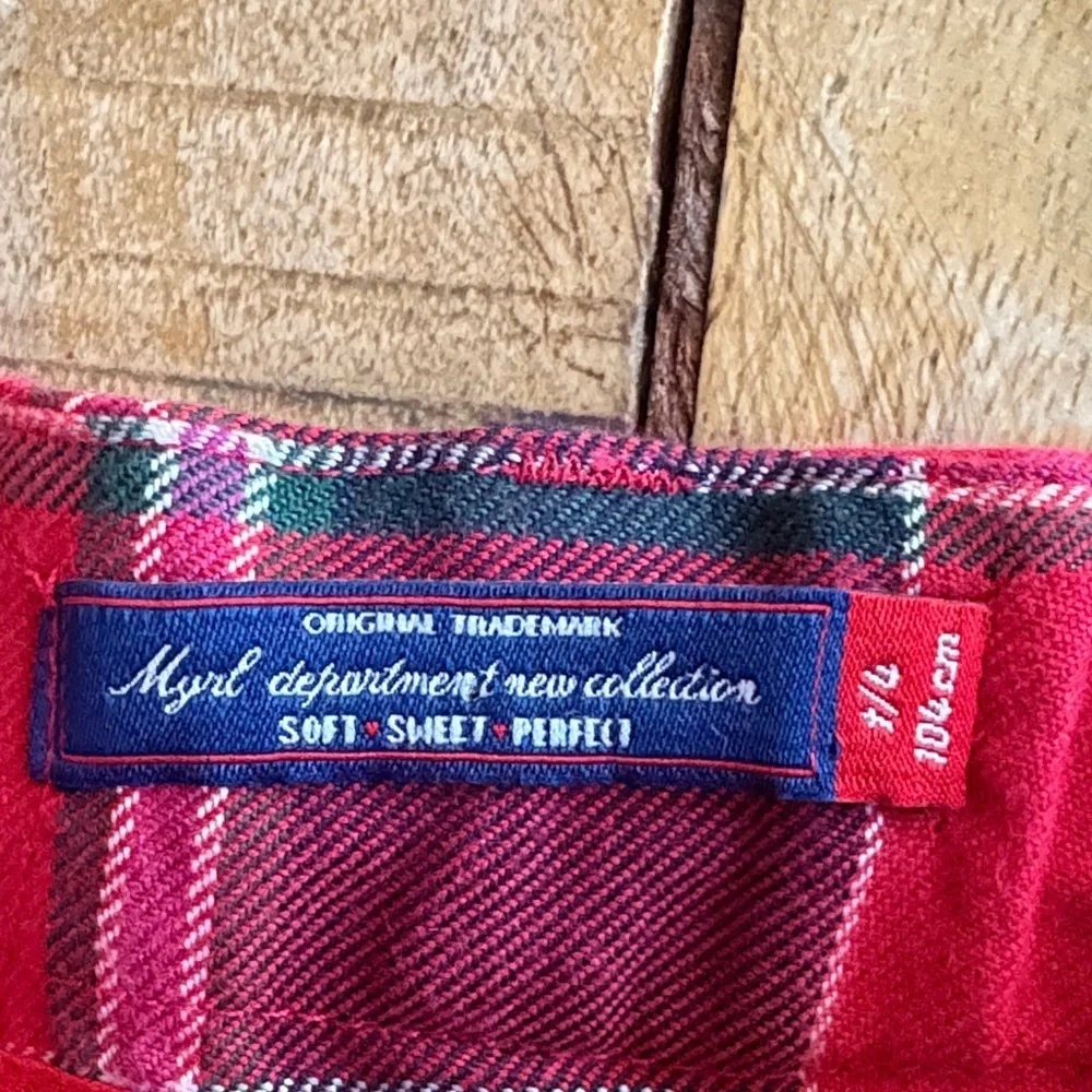 Mayoral Girls Plaid Shorts size 4